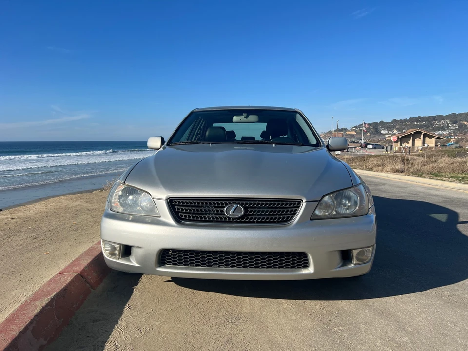 2002 Lexus IS 1st Gen - Image 12 of 31