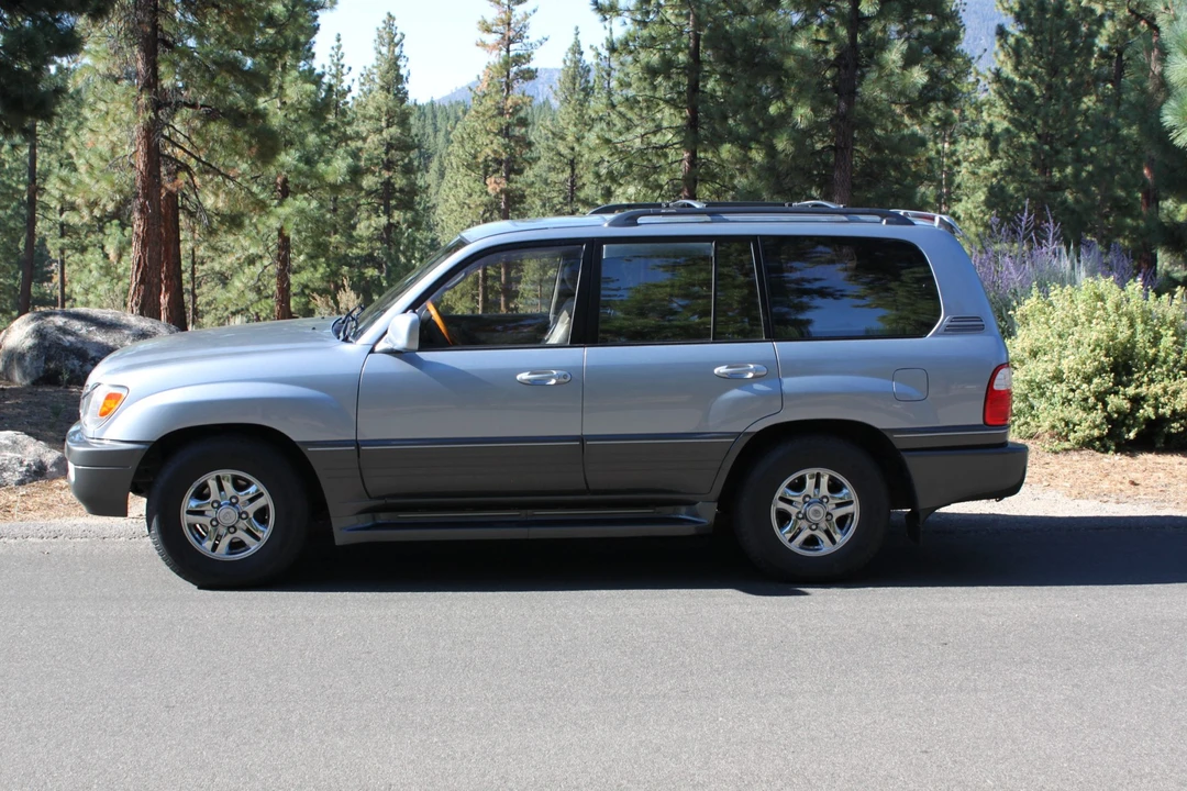 2002 Lexus LX 2nd Gen - Image 6 of 31