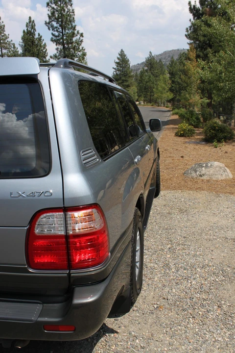 2002 Lexus LX 2nd Gen - Image 31 of 31