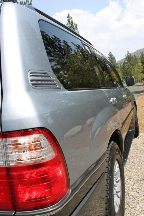 2002 Lexus LX 2nd Gen - Image 30 of 31