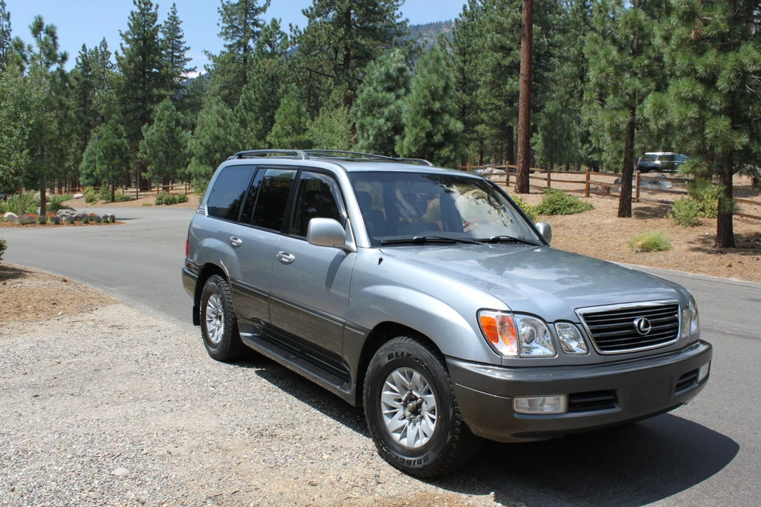 2002 Lexus LX 2nd Gen - Image 20 of 31