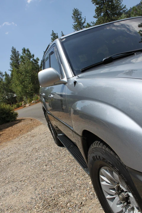 2002 Lexus LX 2nd Gen - Image 24 of 31