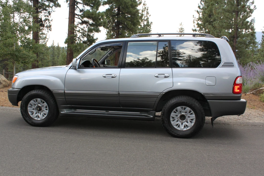2002 Lexus LX 2nd Gen - Image 3 of 31
