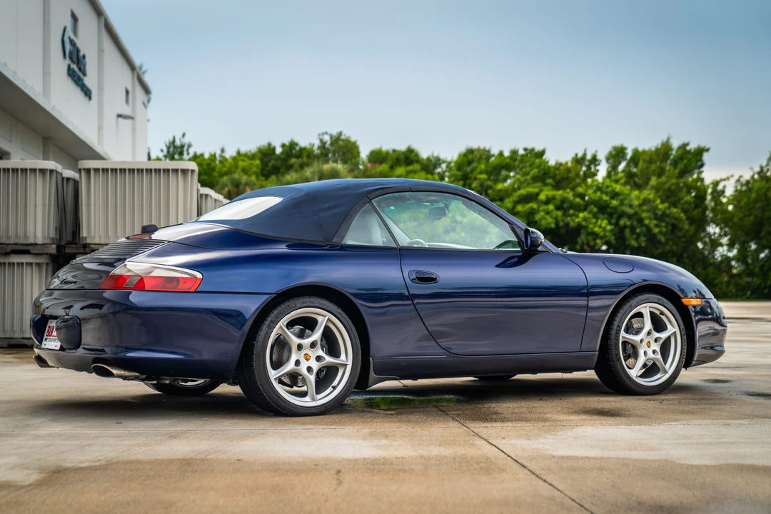 2002 Porsche 996 Carrera - Image 10 of 31