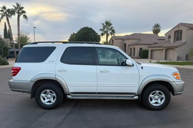 2002 Toyota Sequoia 1st Gen - Image 3 of 8