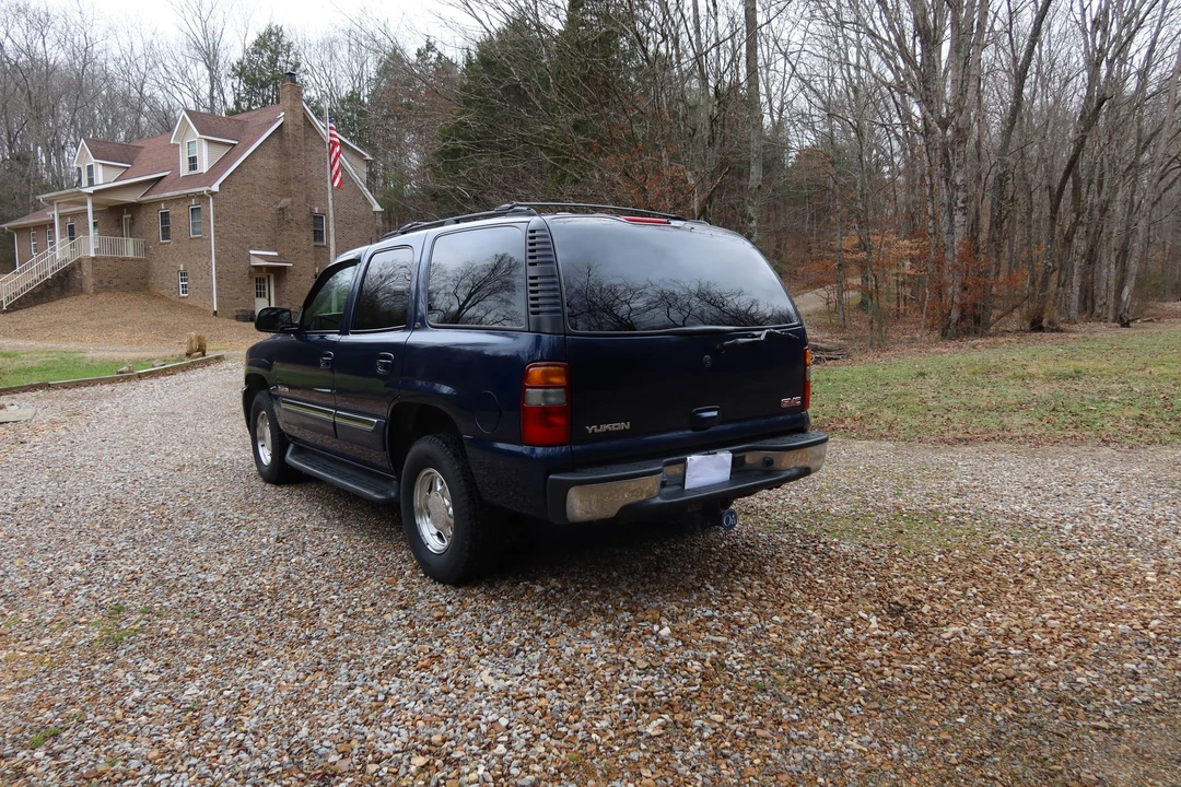 2003 GMC Yukon 2nd Gen - Image 5 of 31