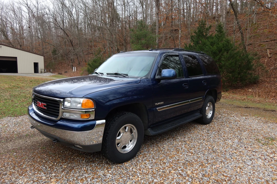 2003 GMC Yukon 2nd Gen - Image 3 of 31