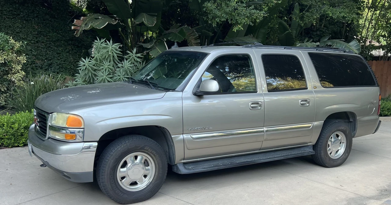 2003 GMC Yukon 2nd Gen - Image 19 of 31