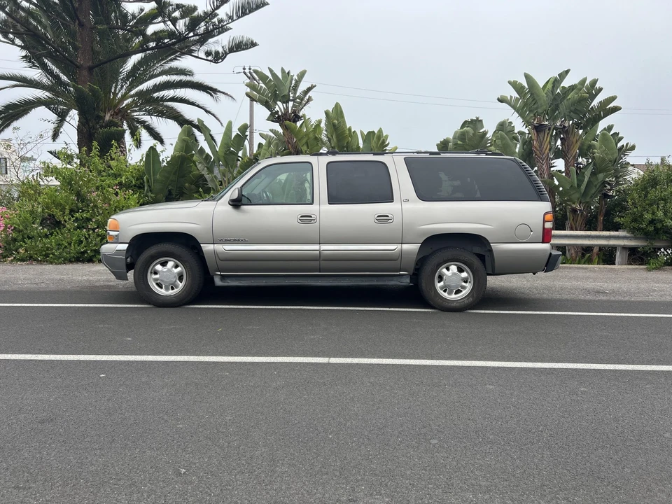 2003 GMC Yukon 2nd Gen - Image 4 of 31