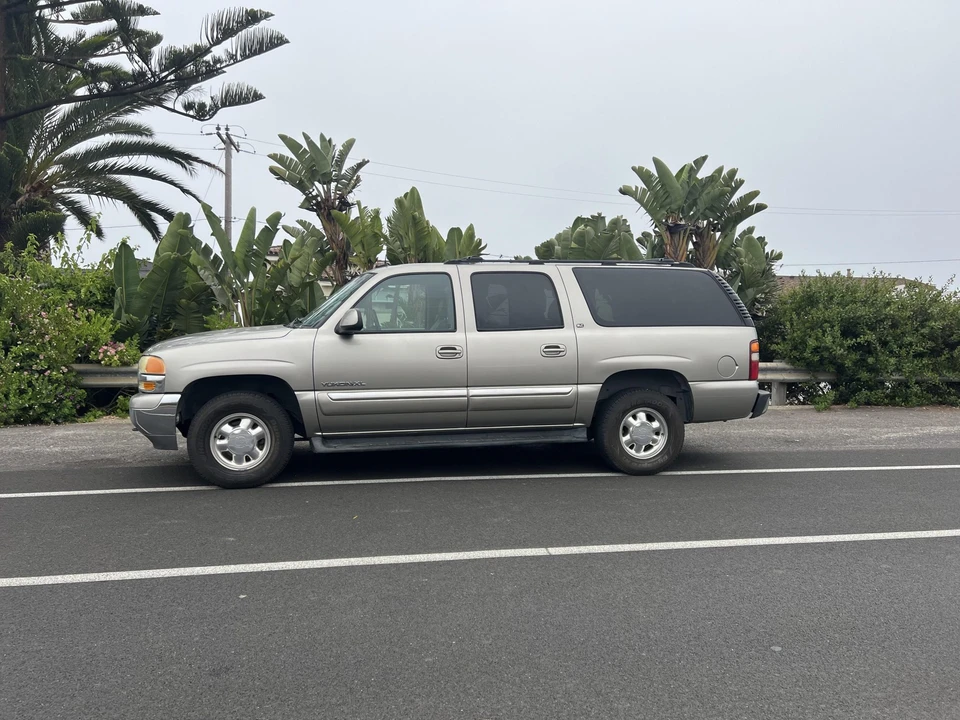 2003 GMC Yukon 2nd Gen - Image 5 of 31
