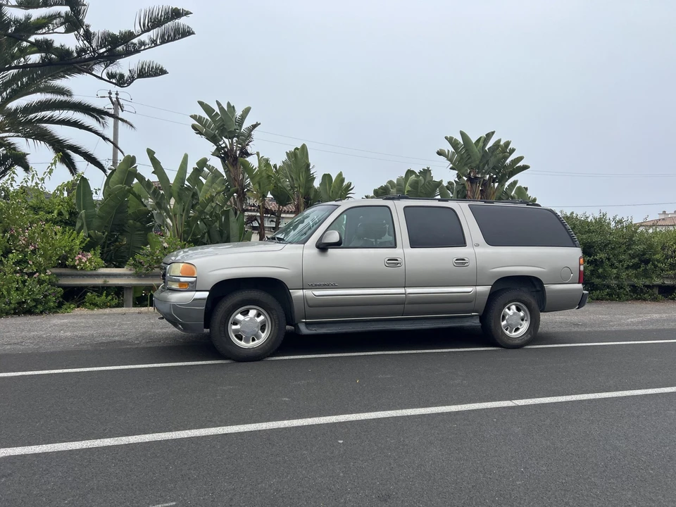 2003 GMC Yukon 2nd Gen - Image 3 of 31