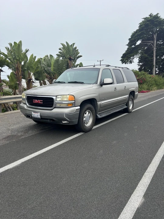 2003 GMC Yukon 2nd Gen - Image 2 of 31