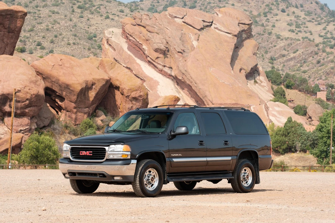 2003 GMC Yukon 2nd Gen - Image 2 of 31