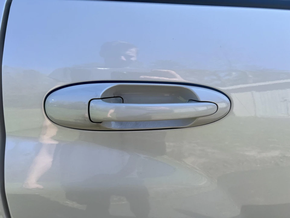 2003 Lexus LX 2nd Gen - Image 18 of 31
