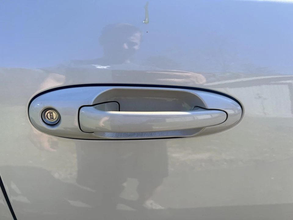 2003 Lexus LX 2nd Gen - Image 16 of 31