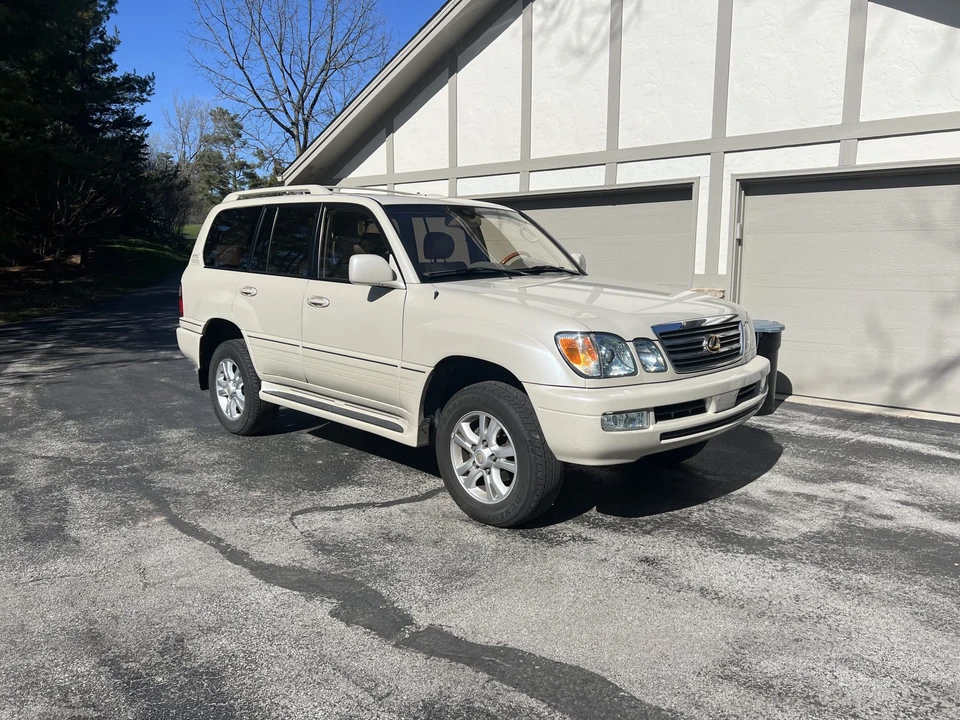 2003 Lexus LX 2nd Gen - Image 7 of 31