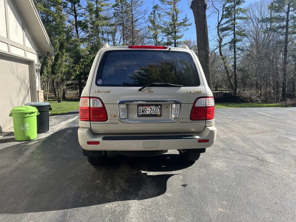 2003 Lexus LX 2nd Gen - Image 4 of 31