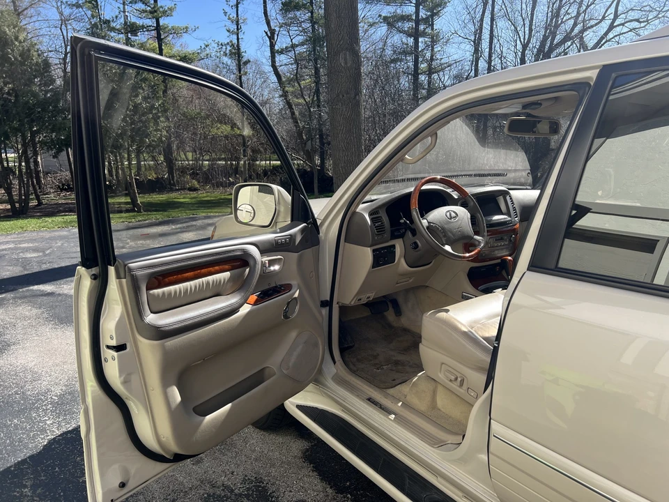 2003 Lexus LX 2nd Gen - Image 30 of 31