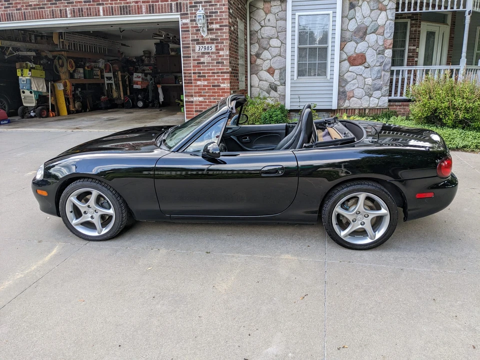 2003 Mazda NB MX-5 Miata - Image 3 of 31