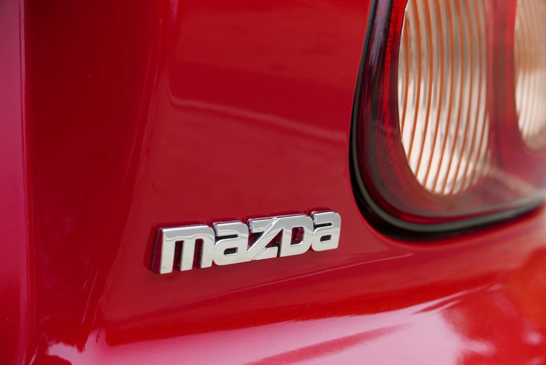 2003 Mazda NB MX-5 Miata - Image 19 of 31