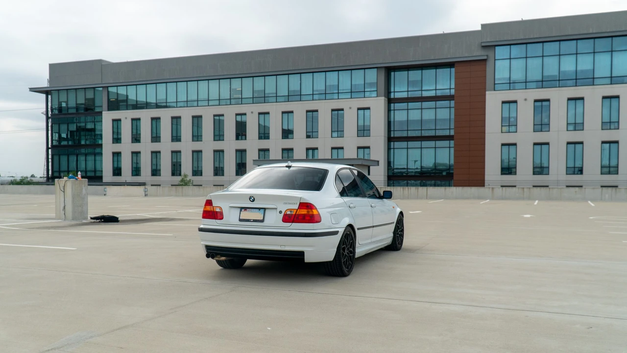 2004 BMW E46 330i & 330Ci - Image 30 of 31