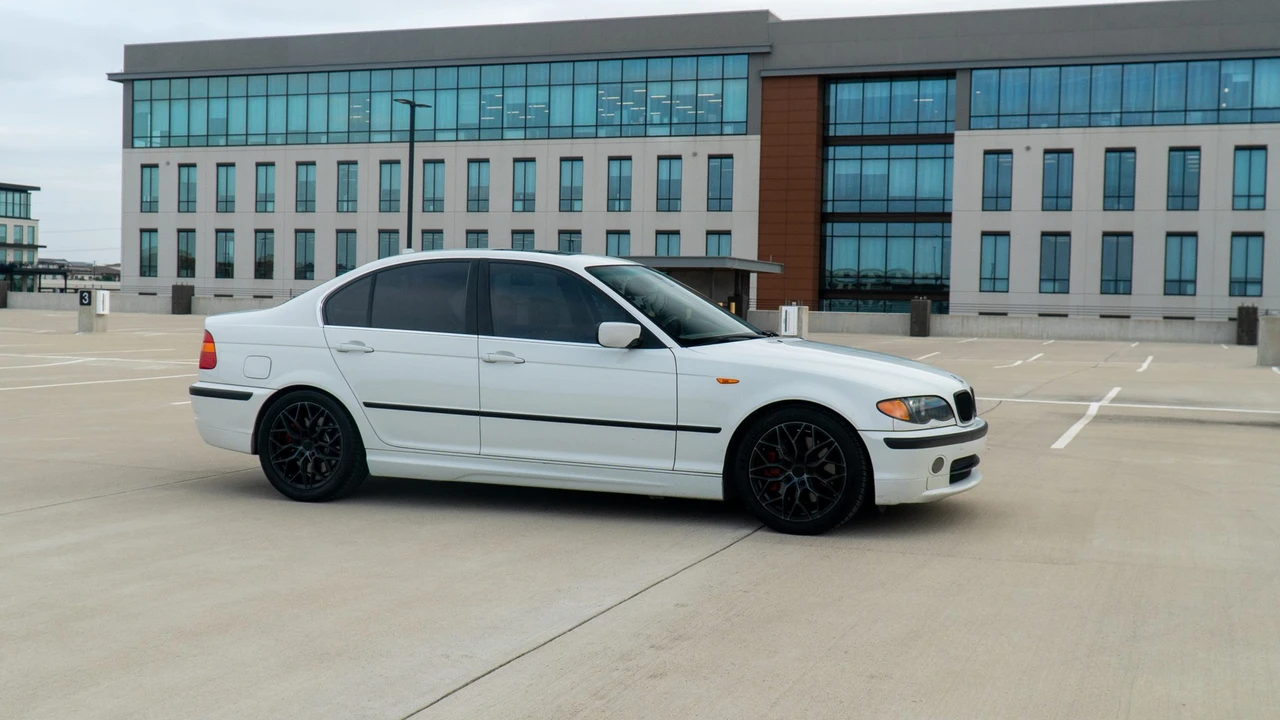 2004 BMW E46 330i & 330Ci - Image 27 of 31