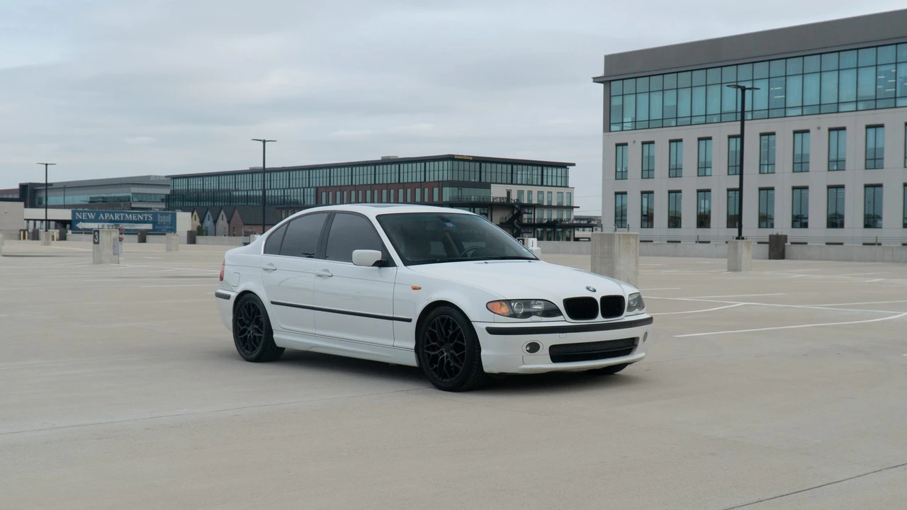 2004 BMW E46 330i & 330Ci - Image 28 of 31