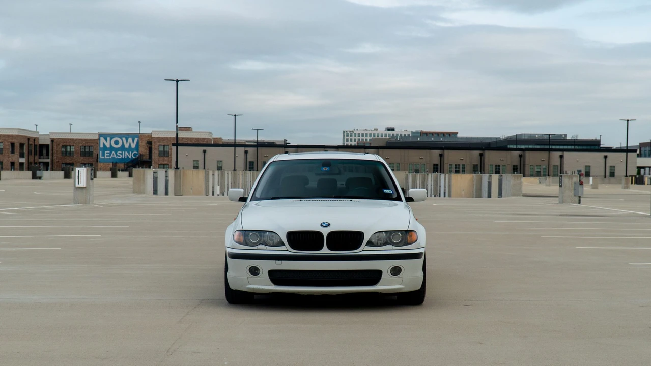 2004 BMW E46 330i & 330Ci - Image 26 of 31