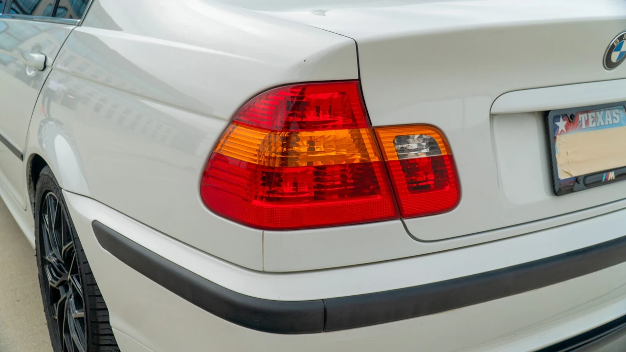 2004 BMW E46 330i & 330Ci - Image 20 of 31