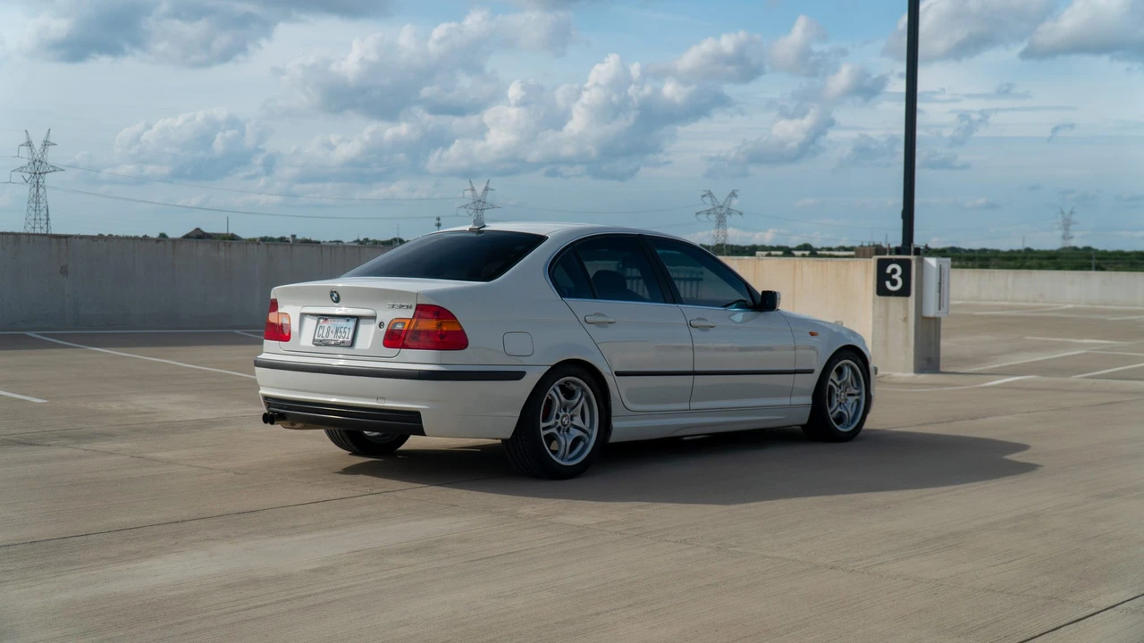 2004 BMW E46 330i & 330Ci - Image 8 of 31