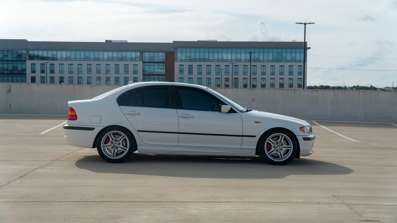 2004 BMW E46 330i & 330Ci - Image 7 of 31
