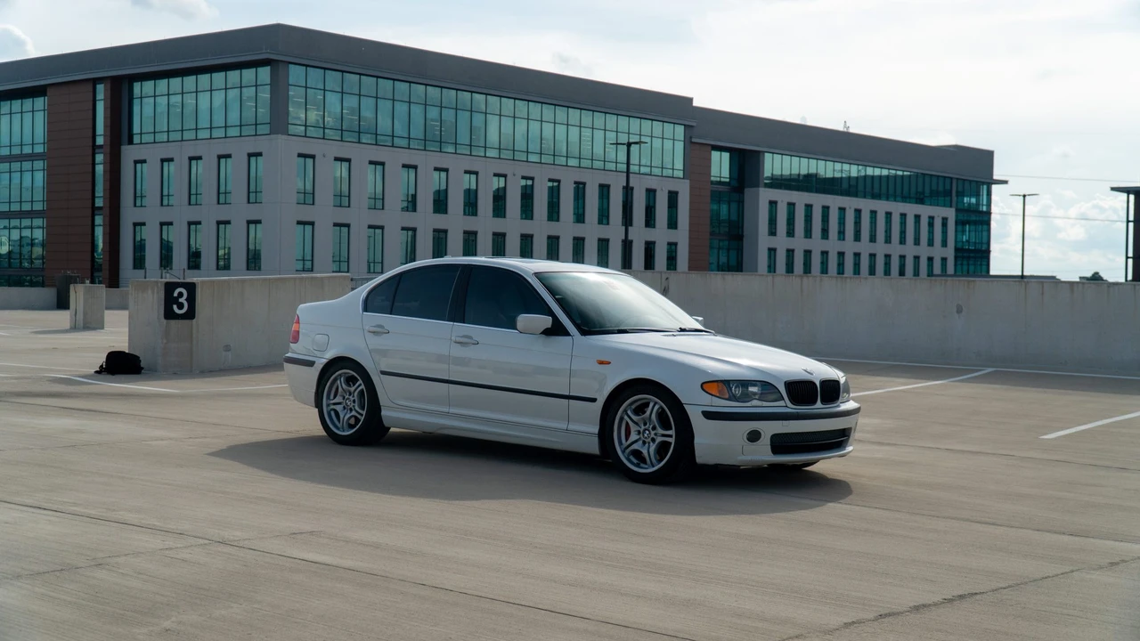 2004 BMW E46 330i & 330Ci - Image 6 of 31