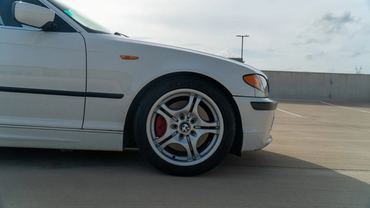 2004 BMW E46 330i & 330Ci - Image 16 of 31