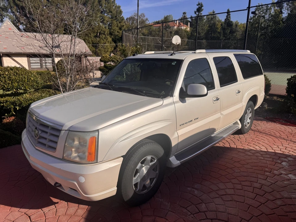 2004 Cadillac Escalade & EXT 2nd Gen - Image 2 of 31