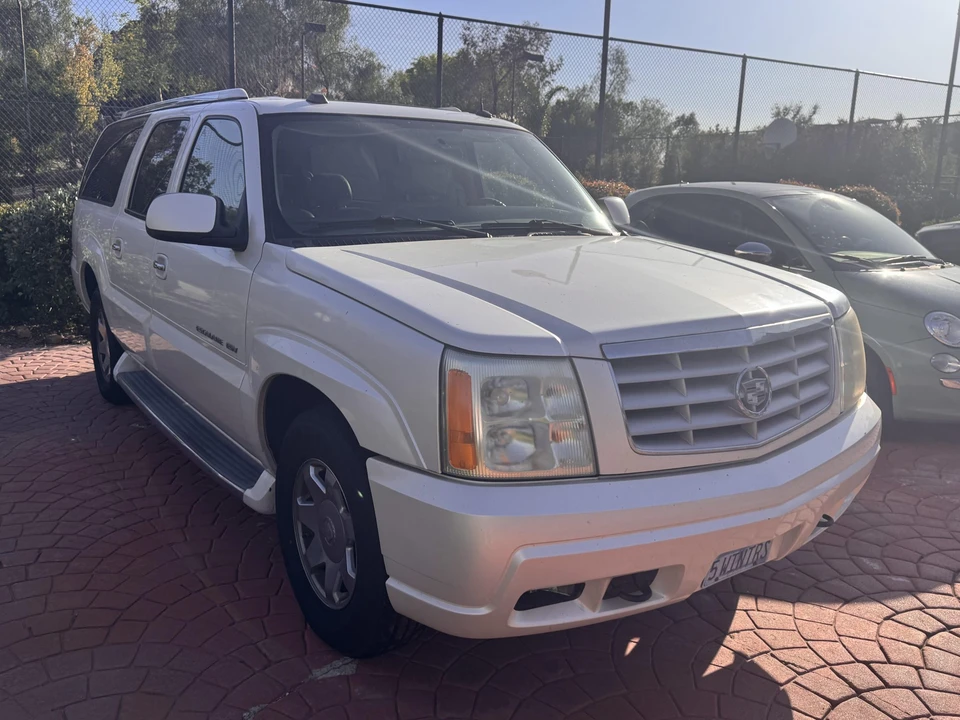 2004 Cadillac Escalade & EXT 2nd Gen - Image 4 of 31