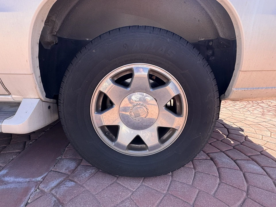 2004 Cadillac Escalade & EXT 2nd Gen - Image 11 of 31