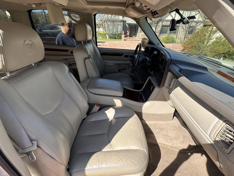 2004 Cadillac Escalade & EXT 2nd Gen - Image 18 of 31