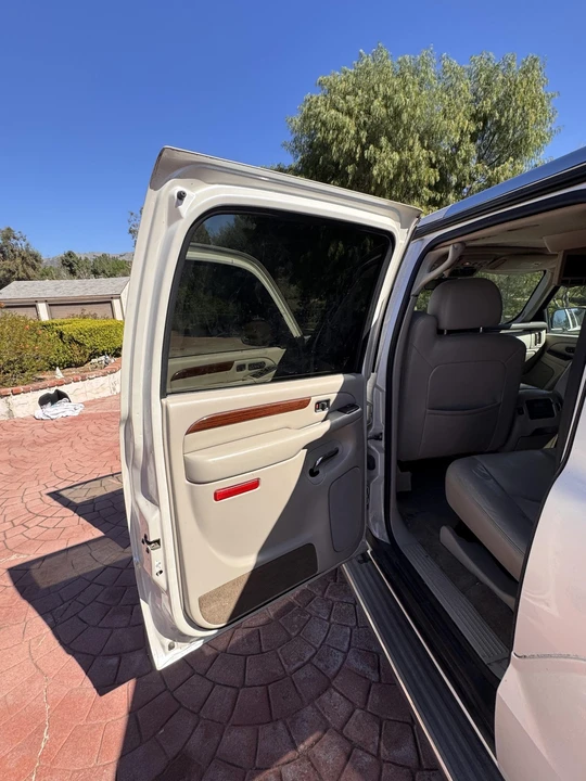 2004 Cadillac Escalade & EXT 2nd Gen - Image 29 of 31