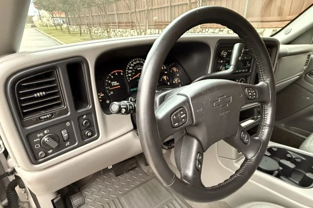2004 Chevrolet Silverado Heavy Duty 2nd Gen - Image 5 of 8