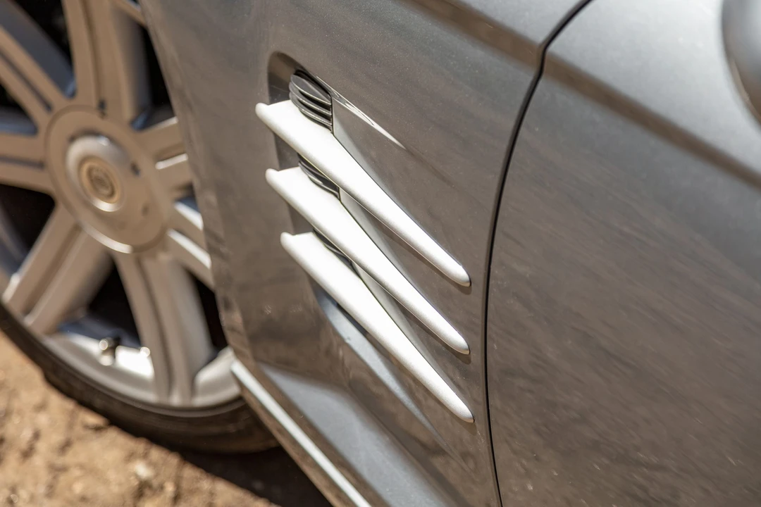2004 Chrysler Crossfire - Image 19 of 31