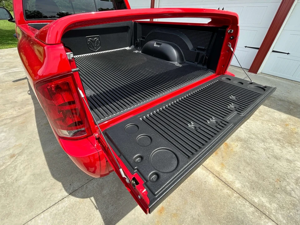 2004 Dodge Ram SRT-10 3rd Gen - Image 28 of 31