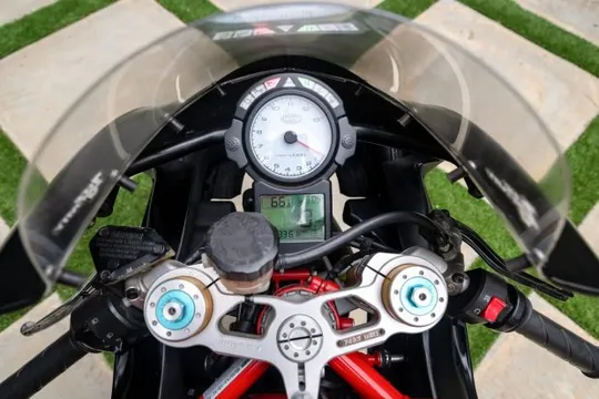 2004 Ducati 749 - Image 4 of 8