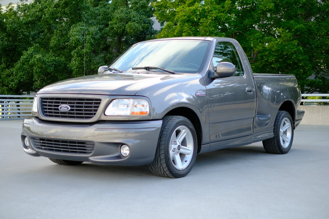2004 Ford F-150 SVT Lightning 10th Gen - Image 3 of 31