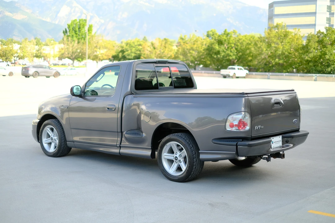 2004 Ford F-150 SVT Lightning 10th Gen - Image 12 of 31