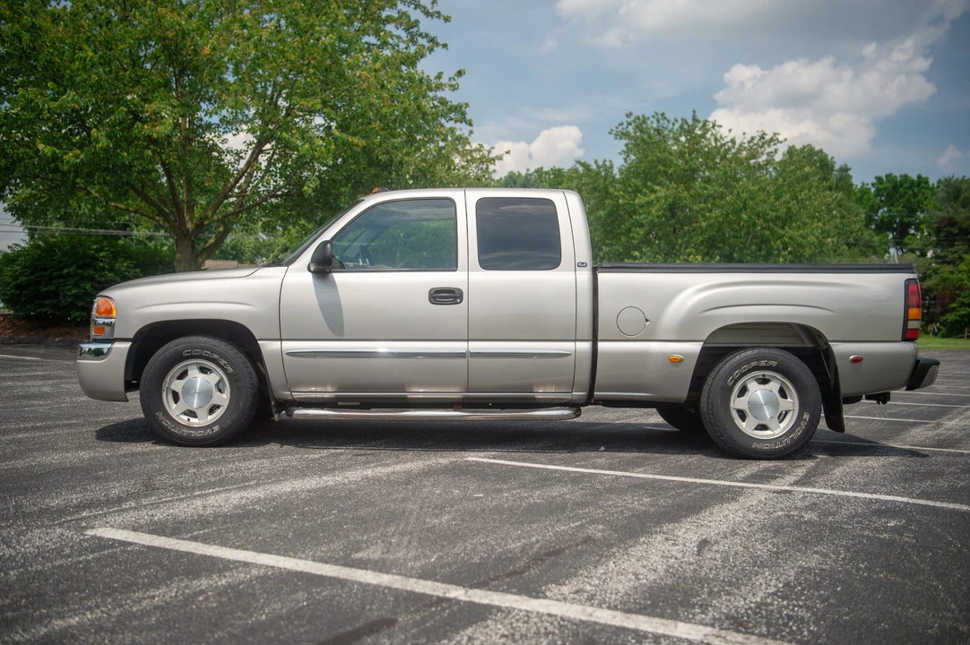2004 GMC Sierra 2nd Gen - Image 16 of 31