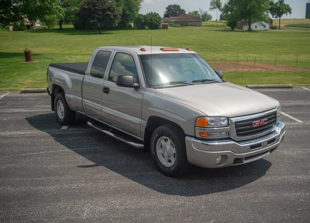 2004 GMC Sierra 2nd Gen - Image 7 of 31