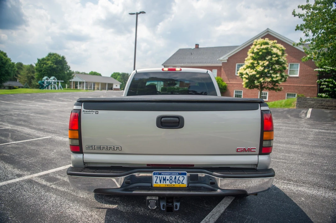 2004 GMC Sierra 2nd Gen - Image 11 of 31