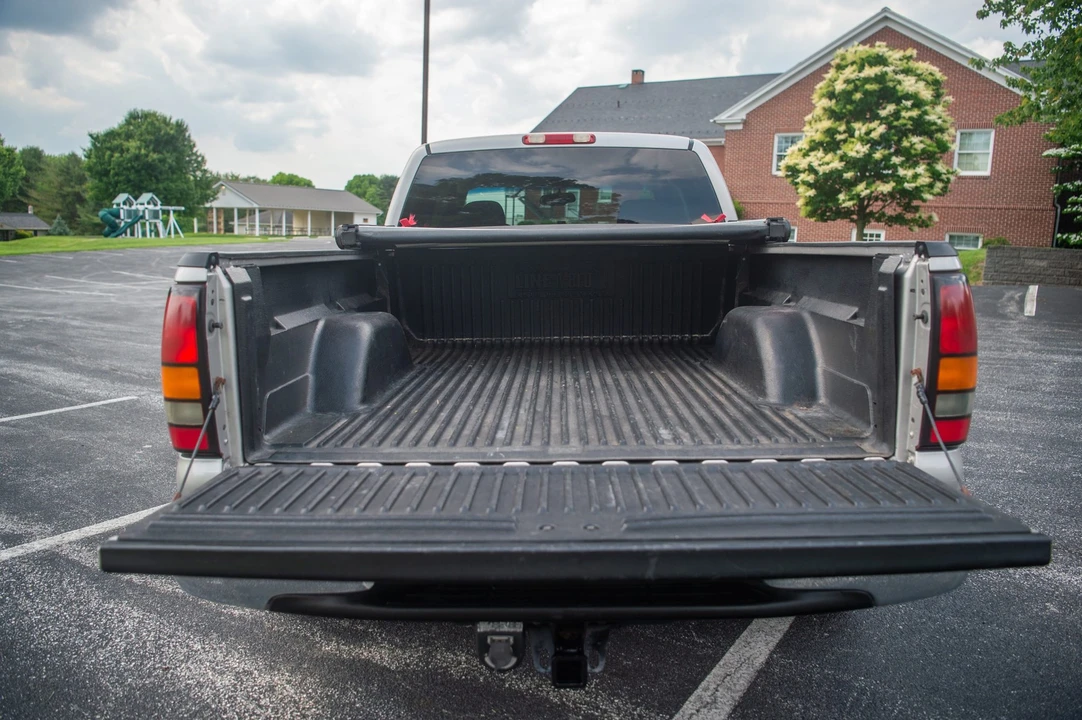 2004 GMC Sierra 2nd Gen - Image 13 of 31