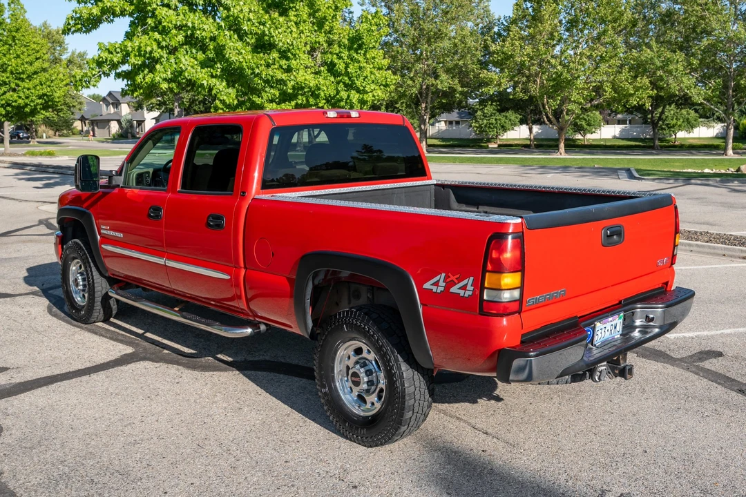 2004 GMC Sierra Heavy Duty 2nd Gen - Image 3 of 31