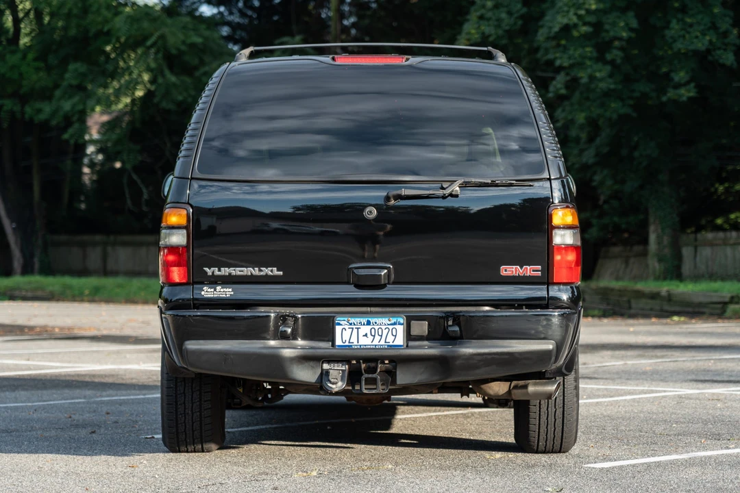 2004 GMC Yukon 2nd Gen - Image 4 of 31